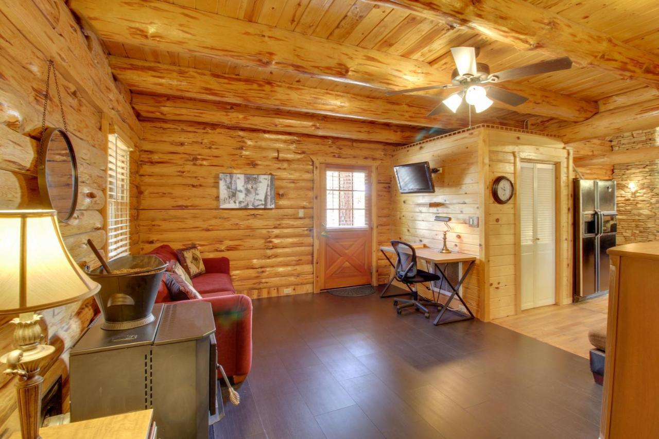 Lakeside Cabin On 2 Acres With Fire Pit And Hot Tub! Pinetop-Lakeside Ngoại thất bức ảnh